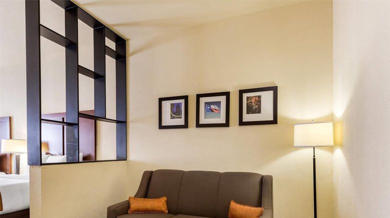 <b>Comfort Suites near NASA - Clear Lake Room</b>. Images powered by <a href="https://iceportal.shijigroup.com/" title="IcePortal" target="_blank">IcePortal</a>.