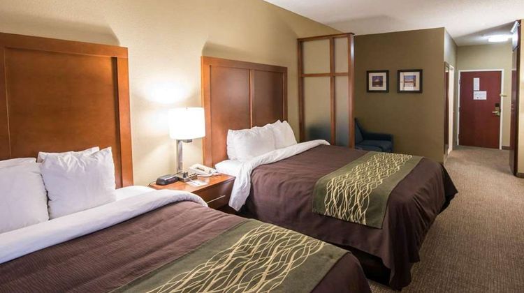 Comfort Inn and Suites Red Oak Suite