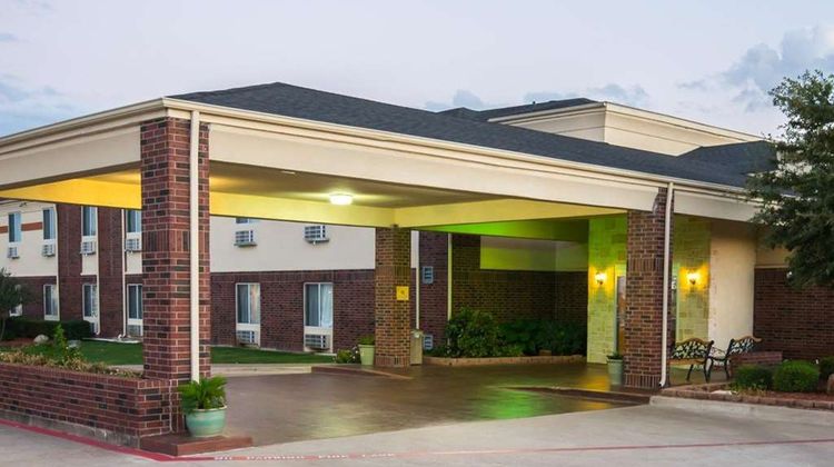 Comfort Inn and Suites Red Oak Exterior