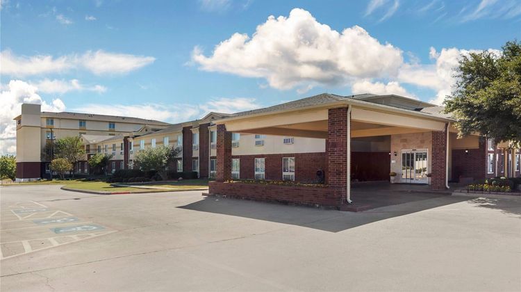 Comfort Inn and Suites Red Oak Exterior