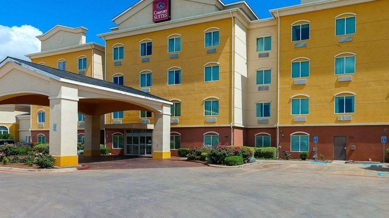 <b>Comfort Suites University Exterior</b>. Images powered by <a href="https://iceportal.shijigroup.com/" title="IcePortal" target="_blank">IcePortal</a>.