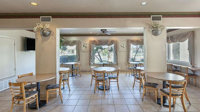 <b>Econo Lodge San Antonio South Restaurant</b>. Images powered by <a href="https://iceportal.shijigroup.com/" title="IcePortal" target="_blank">IcePortal</a>.