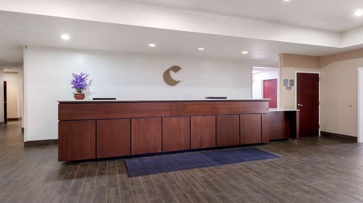 Comfort Suites Lobby