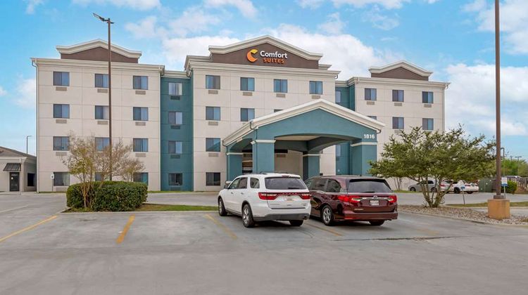 Comfort Suites Exterior