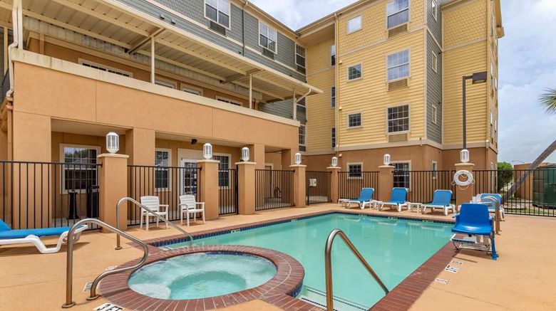 <b>MainStay Suites Pool</b>. Images powered by <a href="https://iceportal.shijigroup.com/" title="IcePortal" target="_blank">IcePortal</a>.