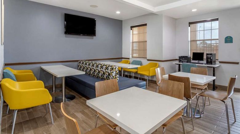 <b>MainStay Suites Restaurant</b>. Images powered by <a href="https://iceportal.shijigroup.com/" title="IcePortal" target="_blank">IcePortal</a>.