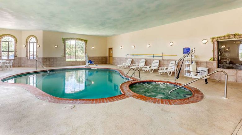 <b>Sleep Inn & Suites Pool</b>. Images powered by <a href="https://iceportal.shijigroup.com/" title="IcePortal" target="_blank">IcePortal</a>.