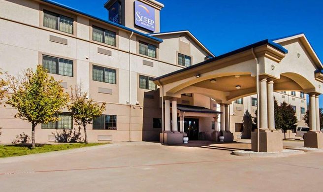 Sleep Inn and Suites Shamrock Exterior