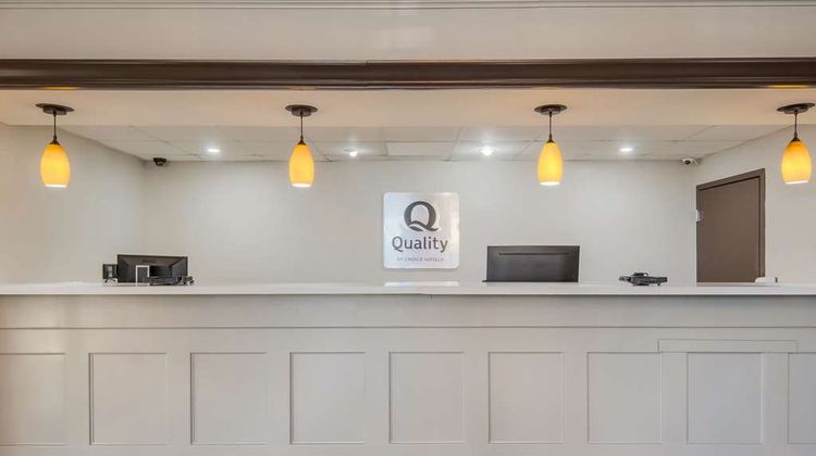 Quality Inn & Suites Waco Lobby