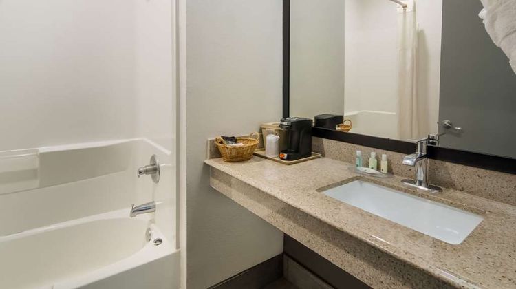 Quality Inn & Suites Waco Room