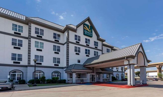 Quality Inn & Suites I-35 E/Walnut Hill Exterior