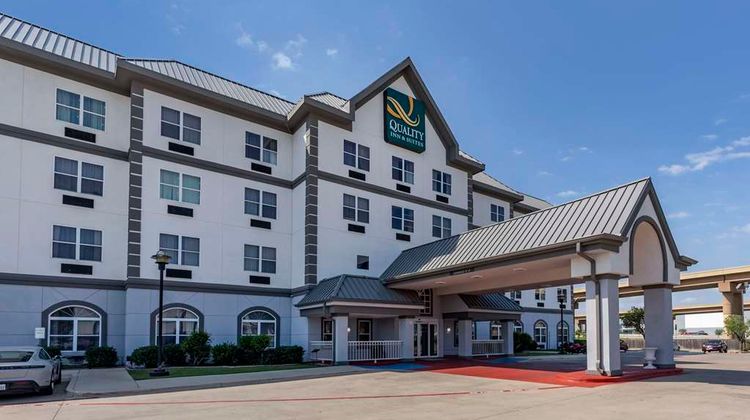 Quality Inn & Suites I-35 E/Walnut Hill Exterior
