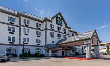 Quality Inn & Suites I-35 E/Walnut Hill