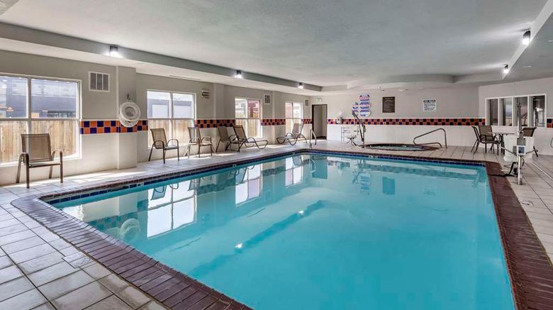 <b>Quality Inn & Suites I-35 E/Walnut Hill Pool</b>. Images powered by <a href="https://iceportal.shijigroup.com/" title="IcePortal" target="_blank">IcePortal</a>.