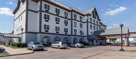 Quality Inn & Suites I-35 E/Walnut Hill Exterior