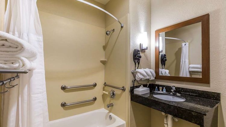 Comfort Suites IAH Airport Beltway 8 Suite