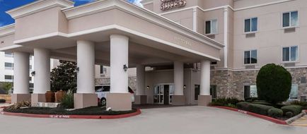 Comfort Suites IAH Airport Beltway 8 Exterior