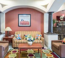 Clarion Inn & Suite Lobby