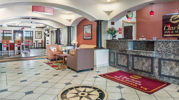 Clarion Inn & Suite Lobby