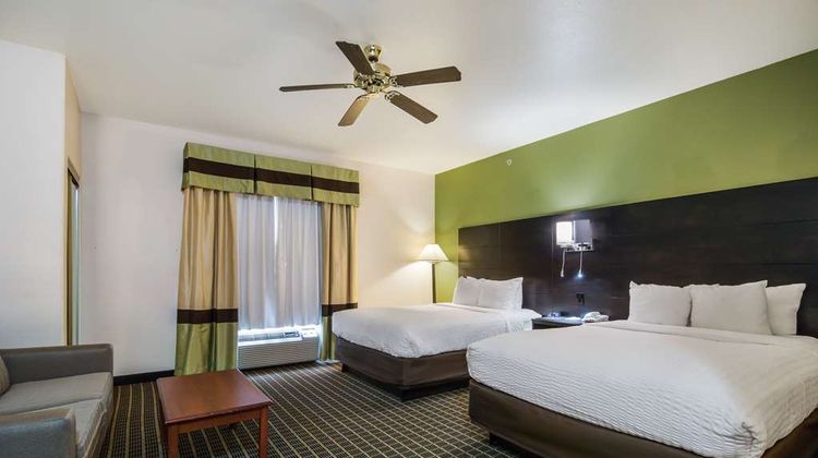 Clarion Inn & Suite Suite