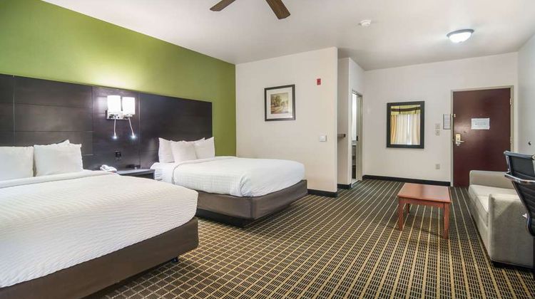 Clarion Inn & Suite Suite