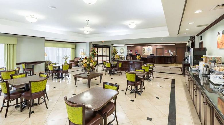 <b>Comfort Suites Restaurant</b>. Images powered by <a href="https://iceportal.shijigroup.com/" title="IcePortal" target="_blank">IcePortal</a>.