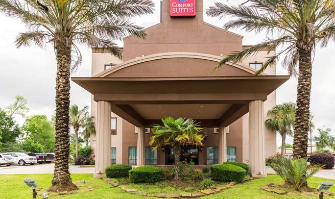 Comfort Suites Exterior