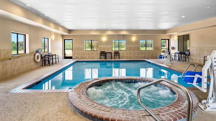 Comfort Suites Lindale - Tyler North Pool