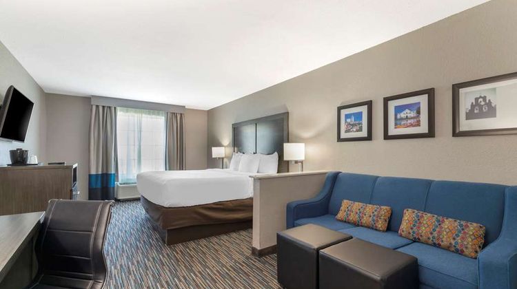 Comfort Inn & Suites near Medical Center Room