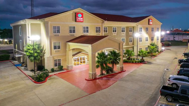Comfort Suites Exterior