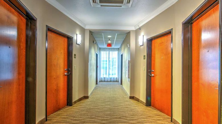 <b>Comfort Suites Lobby</b>. Images powered by <a href="https://iceportal.shijigroup.com/" title="IcePortal" target="_blank">IcePortal</a>.