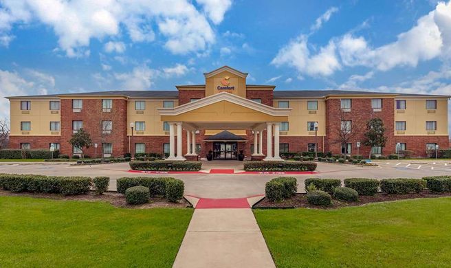 Comfort Suites Ennis Exterior