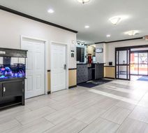 Quality Inn & Suites Lobby