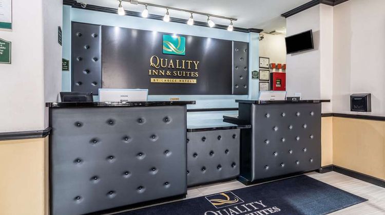 Quality Inn & Suites Lobby