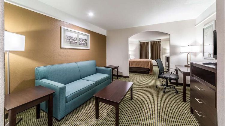Quality Inn & Suites Suite