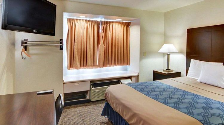 Rodeway Inn & Suites Lewisville I-35 Room
