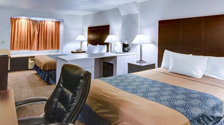 Rodeway Inn & Suites Lewisville I-35 Room