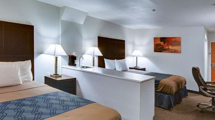 Rodeway Inn & Suites Lewisville I-35 Room