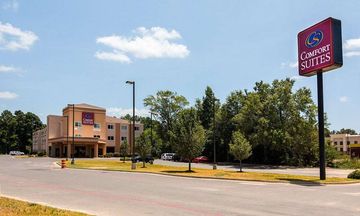 Comfort Suites
