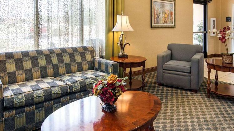 Comfort Suites Lobby