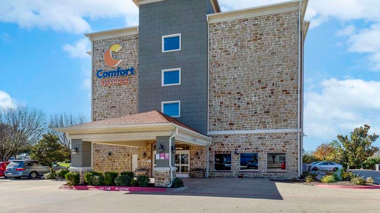 <b>Comfort Suites Benbrook Exterior</b>. Images powered by <a href="https://iceportal.shijigroup.com/" title="IcePortal" target="_blank">IcePortal</a>.
