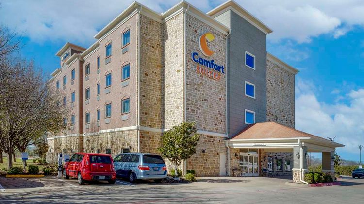 Comfort Suites Benbrook Exterior