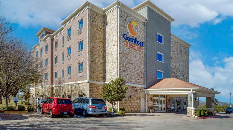 <b>Comfort Suites Benbrook Exterior</b>. Images powered by <a href="https://iceportal.shijigroup.com/" title="IcePortal" target="_blank">IcePortal</a>.