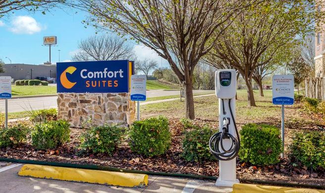 Comfort Suites Benbrook Exterior