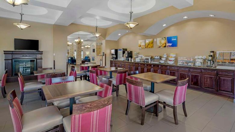<b>Comfort Suites Benbrook Restaurant</b>. Images powered by <a href="https://iceportal.shijigroup.com/" title="IcePortal" target="_blank">IcePortal</a>.