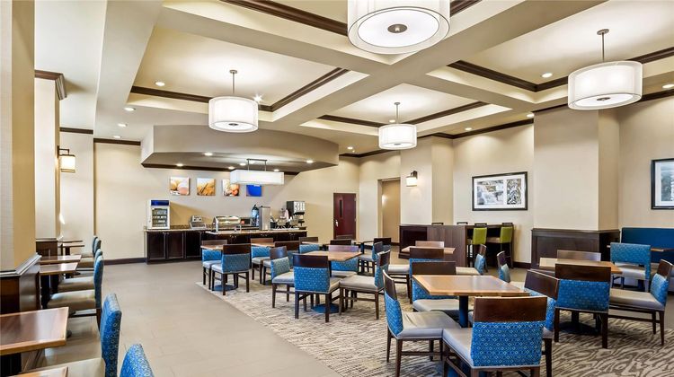 Comfort Suites at Frisco Sq/Pizza Hut Pk Restaurant