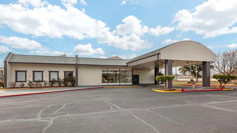 <b>Quality Inn Gainesville Exterior</b>. Images powered by <a href="https://iceportal.shijigroup.com/" title="IcePortal" target="_blank">IcePortal</a>.