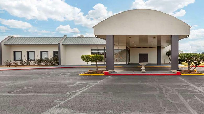 <b>Quality Inn Gainesville Exterior</b>. Images powered by <a href="https://iceportal.shijigroup.com/" title="IcePortal" target="_blank">IcePortal</a>.