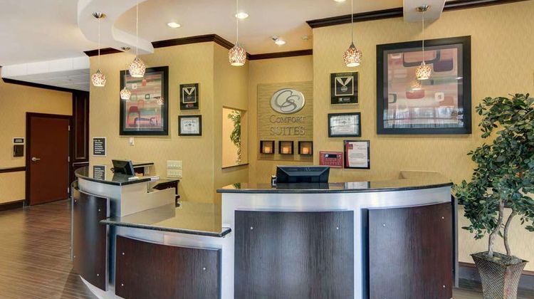 Comfort Suites Lobby