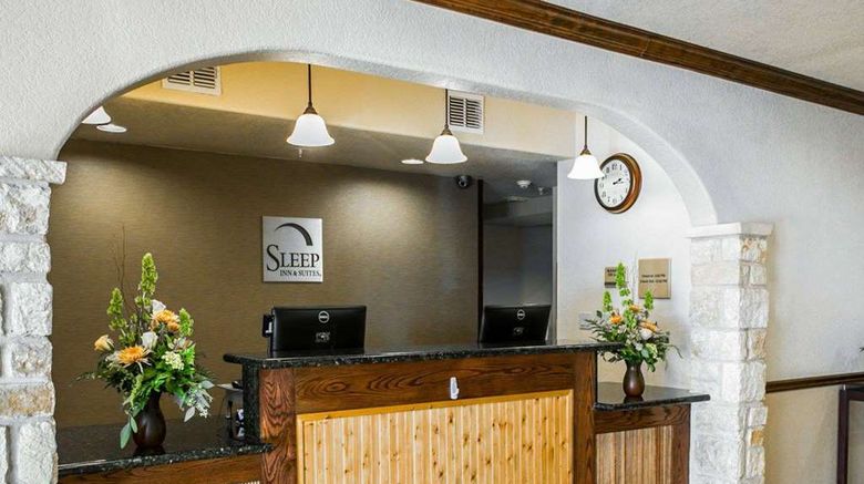 <b>Sleep Inn & Suites Lobby</b>. Images powered by <a href="https://iceportal.shijigroup.com/" title="IcePortal" target="_blank">IcePortal</a>.